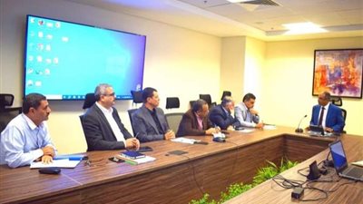 نائب وزير الإسكان يوجه بسرعة الانتهاء من محطة تنقية مياه الشرب بالعاشر من رمضان