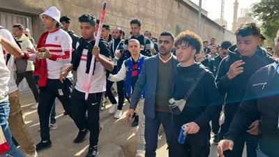 بالصور.. جماهير الزمالك تنطلق لمؤازرة الفريق أمام أبو سليم