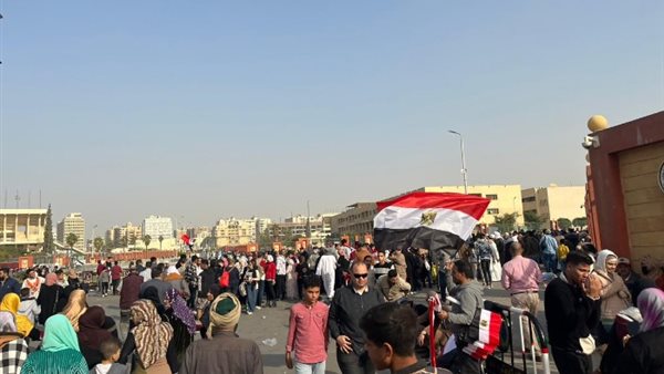 توافد المواطنون