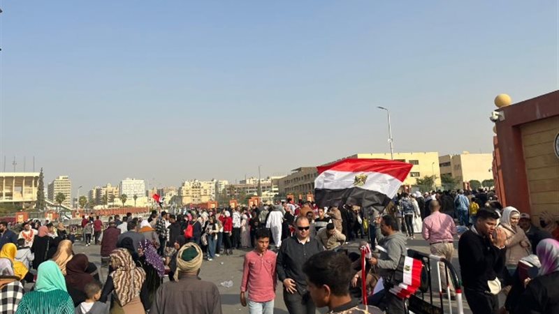 توافد المواطنين