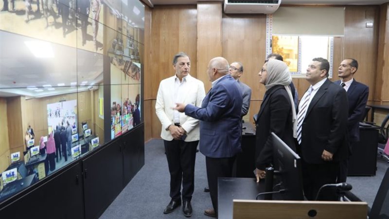 اللواء أحمد جمال الدين يتفقد مركز السيطرة الموحد للشبكة الو