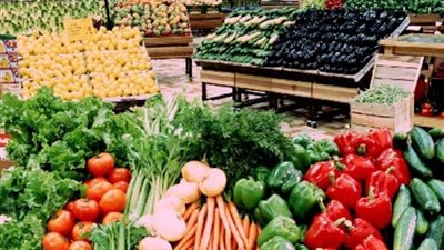 أسعار الخضراوات والفاكهة اليوم الإثنين 27-11-2023 بالأسواق