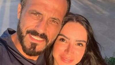 جمعتهم «لعبة إبليس» وفرقهم «الراكون» قصة طلاق يوسف الشريف وإنجى علاء