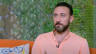 عابد عناني: «مخفتش من تقديم دور الضابط المنشق في الاختيار»