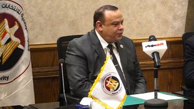 قبل بدء الاقتراع.. رئيس الوطنية للانتخابات يوجه رسالة للمصريين بالخارج