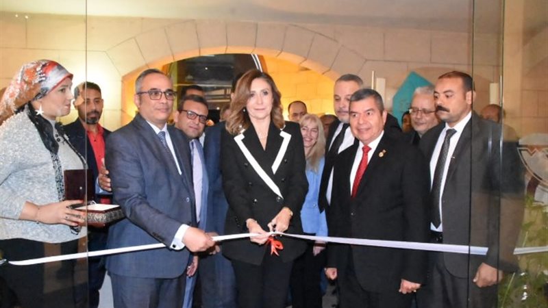 وزيرة الثقافة
