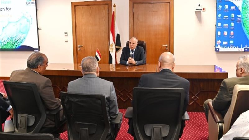 وزير الموارد المائية والري
