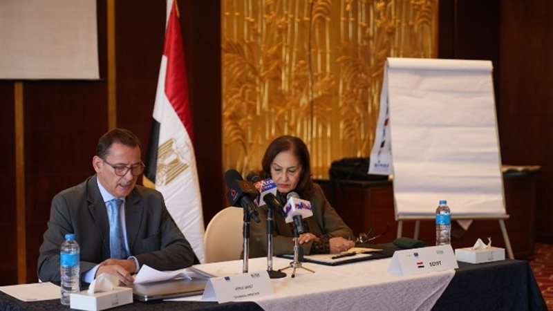 السفيرة نائلة جبر و هيرفي جاميت