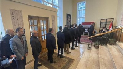 برفقة أبناءهم.. الجالية المصرية بلندن أمام صناديق الانتخابات الرئاسية 2024