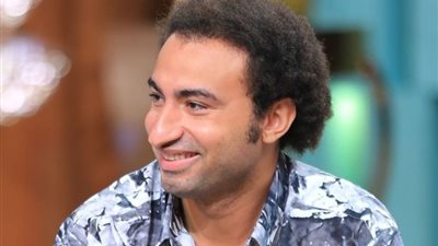 علي ربيع يواصل تصوير فيلم «ع الماشي»