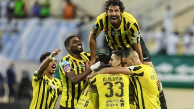 الدوري السعودي.. موعد مباراة الاتحاد وضمك والقنوات الناقلة