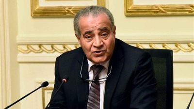 «القشة التي قصمت ظهر البعير».. هل تتسبب أزمة السكر في رحيل وزير التموين؟