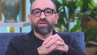 عمرو سلامة يكشف عن شعوره لحظة تلقي خبر وفاة مصطفى درويش