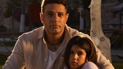 محمد نور يهدي ابنته أغنية جديدة.. و«عليا» تشارك في الكليب