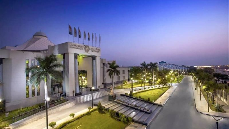 جامعة مصر للعلوم والتكنولوجيا