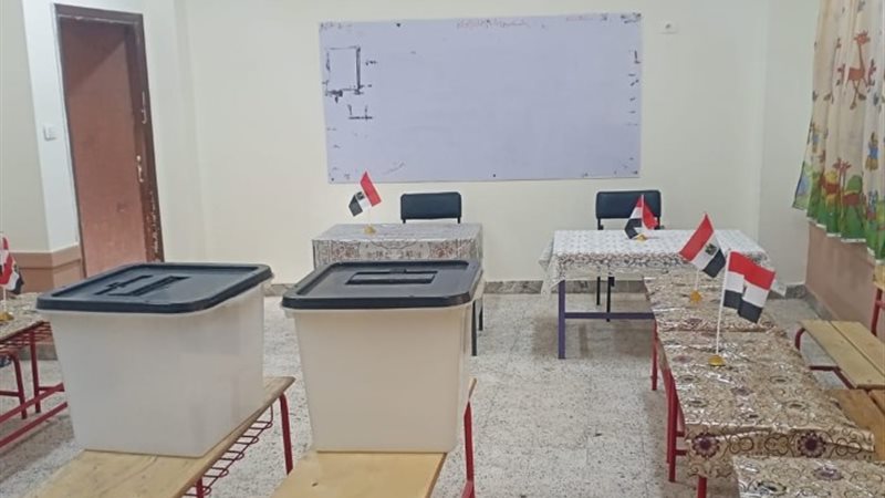 اللجان في انتظار الناخبين
