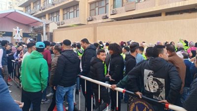 إقبال كثيف من المواطنين على اللجان الانتخابية أمام الجامعة العمالية