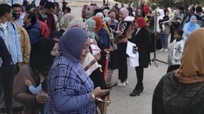 إقبال كثيف من الشباب والنساء  في مدينة 15 مايو للإدلاء بأصواتهم