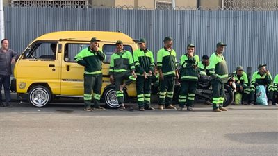 عمال القاهرة ينتظرون فتح باب الانتخابات مرة أخرى بعد الاستراحة