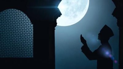 صلاة قيام الليل تصنع المعجزات.. تعرف على فوائدها وأوقات تأديتها