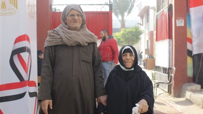 كبار السن يزينون العرس الانتخابي لليوم الثاني على التوالي