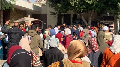 إقبال كثيف من المواطنين على اللجان الانتخابية بالنادي الأهلي