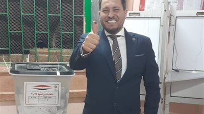النائب علاء عصام خلال التصويت: كل مصري يفتخر بالمشاركة فى الانتخابات الرئاسية