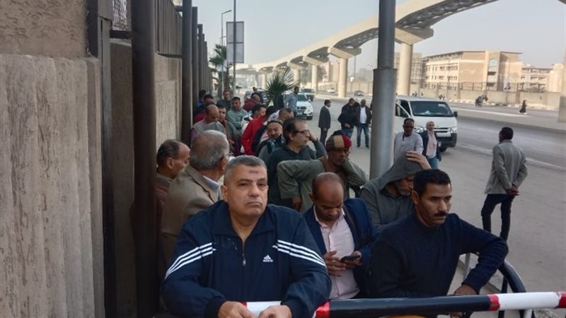 انتظار فتح اللجان