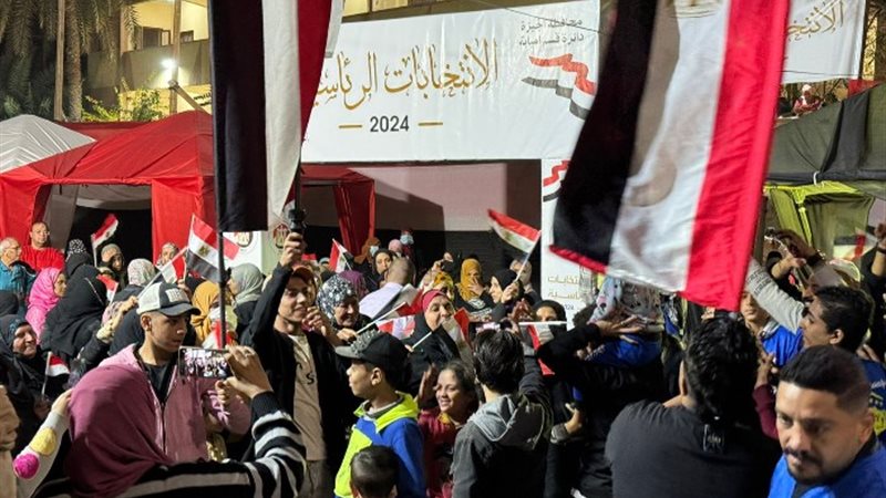 توافد المواطنين على اللجان الانتخاباية في يومها الثاني