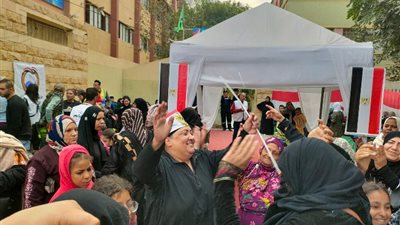 بالرقص والزغاريد.. المواطنون يحتفلون بالعرس الانتخابي فى إمبابة