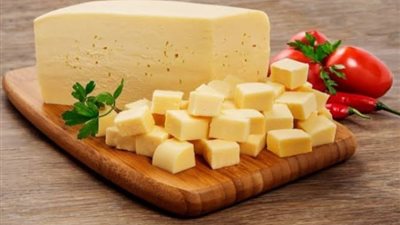 طريقة عمل الجبنة الرومي في المنزل بطريقة سهلة