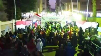 جموع غفيرة من أهالي كرداسة يواصلون الزحف نحو لجان الاقتراع