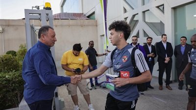 الخطيب يساند لاعبي الأهلي قبل مواجهة اتحاد جدة بمونديال الأندية