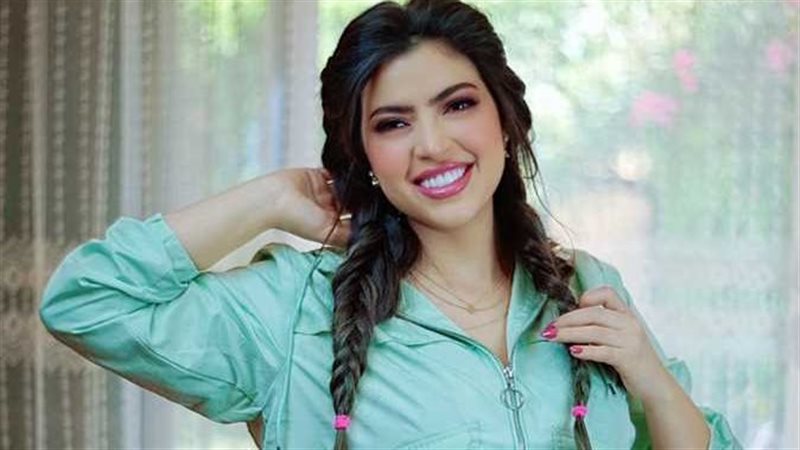 الفنانة ميرنا جميل
