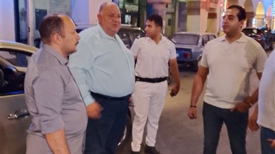 حملات مكثفة لإزالة الإشغالات والباعة الجائلين بمصر الجديدة |صور 