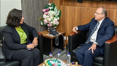 مصر تبحث فتح أسواق جديدة لتصدير المستحضرات الدوائية إلى زيمبابوي