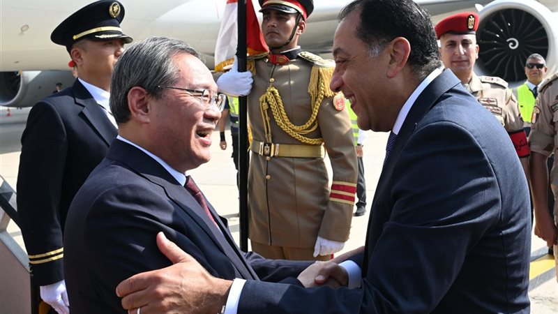 مدبولي يستقبل رئيس مجلس الدولة الصيني