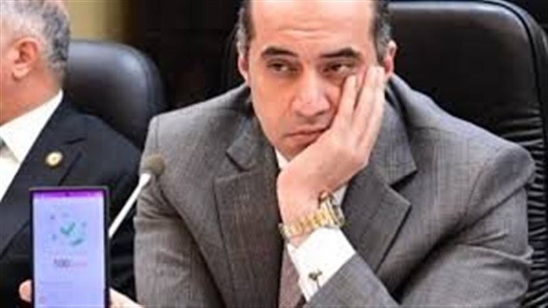 المستشار 