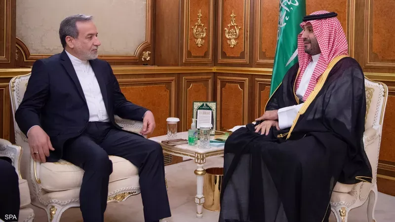 ولي العهد السعودي يلتقي وزير الخارجية الإيراني