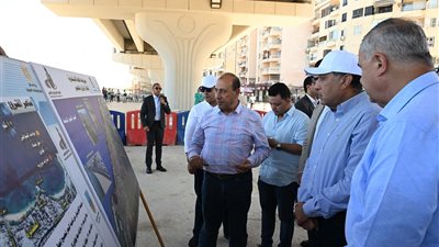 رئيس الوزراء يتفقد أعمال تطوير محور 