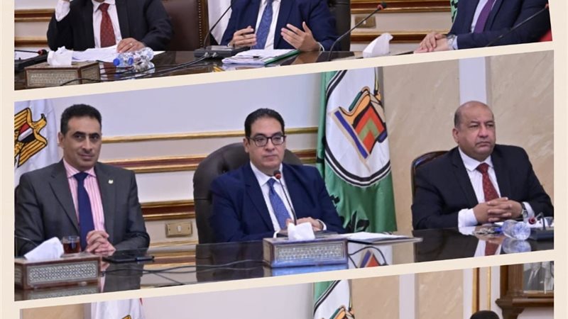 خلال الاجتماع 
