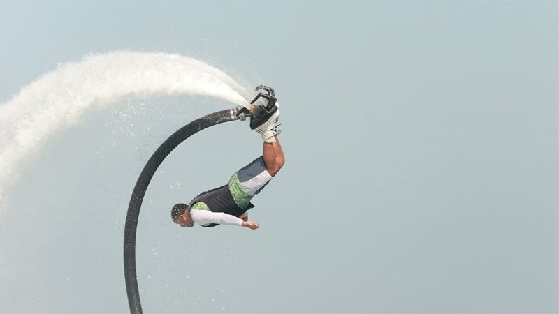 لاعب الفلاي بورد 