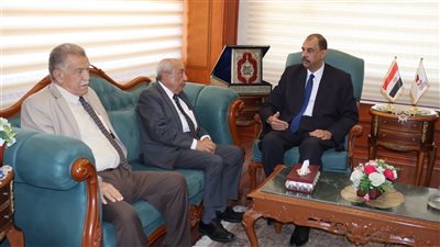محافظ سوهاج يستقبل النقيب العام لمهندسي مصر( صور)