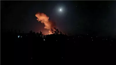 تصعيد إسرائيلي في ريف اللاذقية.. قصف جوي يستهدف مقري اللواءين 132 و107