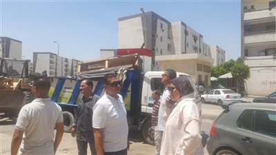  استمرار الحملات المكثفة لإزالة الإشغالات وضبط المخالفات بالتجمع الخامس