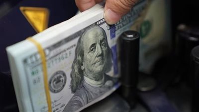 سعر الدولار مقابل الجنيه المصري يهبط دون 49 جنيها.. وQNB الأقل سعرا