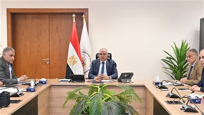 وزير الري يتابع حالة المنظومة المائية خلال موسم أقصى الاحتياجات المائية