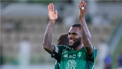 كيسيه على أعتاب العودة إلى الدوري الإيطالي بعد رحلته مع أهلي جدة 