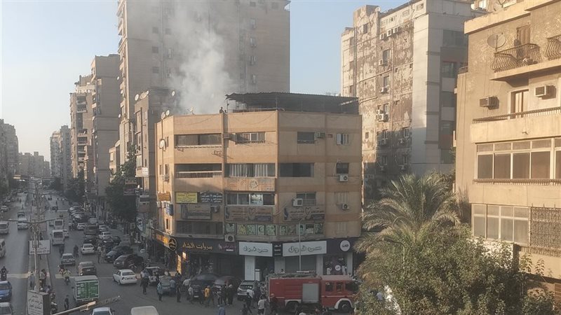 الحماية المدنية تسيطر على حريق أعلى سطح عقار بشارع السودان