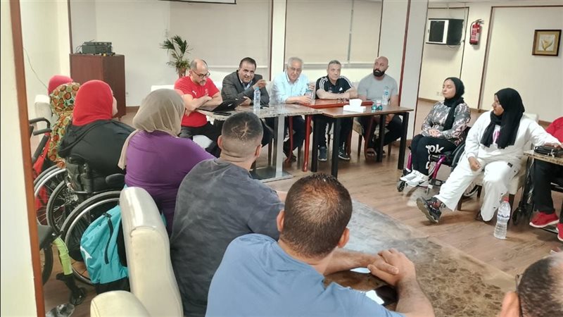 رئيس اللجنة البارالمبية ولاعبو منتخب رفع الأثقال